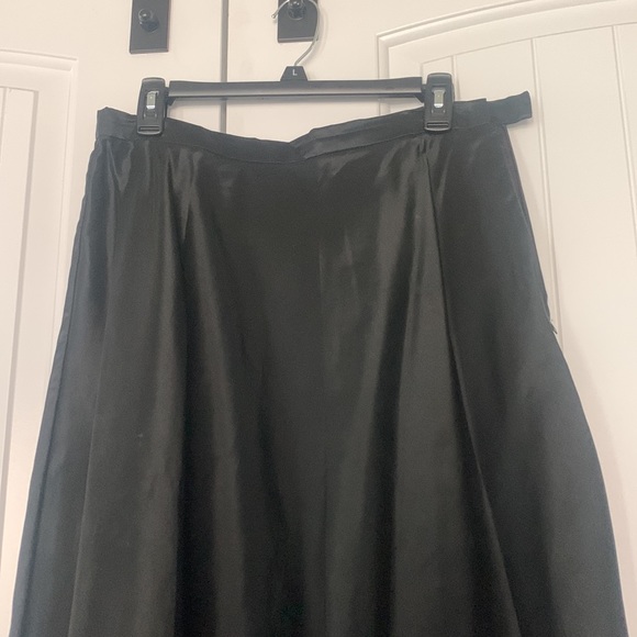 Michaelangelo full length satin formal skirt - Picture 2 of 5